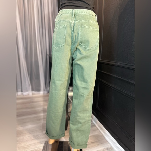 Fashion Nova ripped mom Jeans - Picture 6 of 7